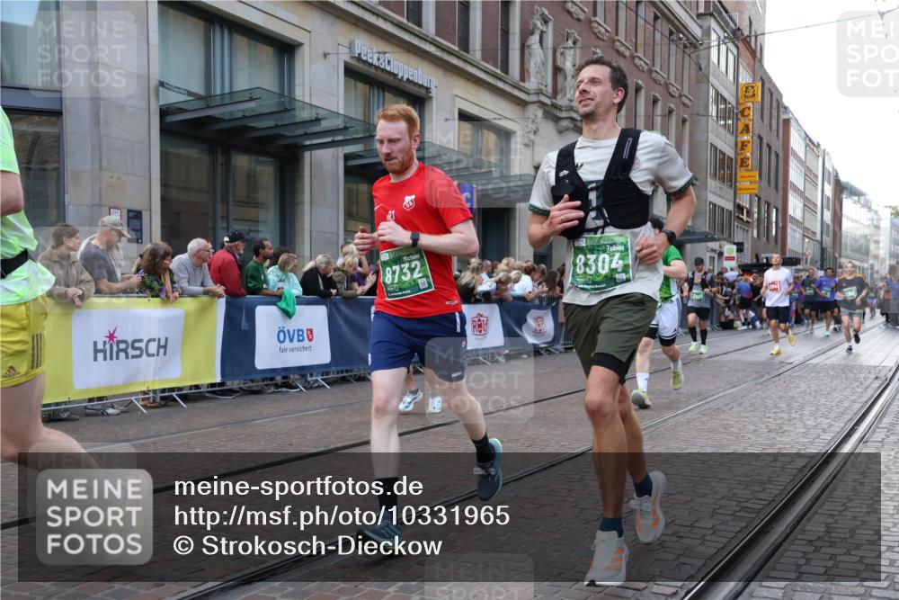13.09.2026 - 21. swb-Marathon Bremen Strokosch-Dieckow http://msf.ph/oto/10331965 13.09.2026 13:22:54 Ziel 1809, 1900, 1935, 2306, 2367, 2427, 2827, 2899, 2914, 2961, 3098, 3233, 3374, 3531, 3729, 3920, 5114, 5820, 5821, 6923, 7909, 8045, 8231, 8304, 8671, 8672, 8732, 8787, 8819, 8820, 8863, 9436, 9827, 9921, 10127, 388, 913, 1963, 2040, 2402, 2771, 2806, 3145, 3560, 4483, 6707, 6737, 6792, 7586, 8377, 8547, 8551, 8646, 8694, 9090, 9510 meine-sportfotos.de