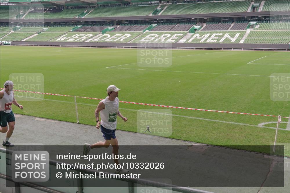 13.09.2026 - 21. swb-Marathon Bremen Michael Burmester http://msf.ph/oto/10332026 13.09.2026 13:03:55 Laufen im Stadion 209, 210, 488, 534, 565, 596, 725, 762, 881, 940, 1014, 1343, 1373, 1456, 1458, 1460, 1479, 1611, 1649, 1653, 1771, 2223, 2276, 2364, 2369, 2421, 2430, 2434, 2452, 2513, 2625, 2779, 2851, 2872, 2891, 2900, 2910, 2934, 2957, 2977, 3028, 3114, 3135, 3217, 3258, 3360, 3402, 3419, 3425, 3454, 3460, 3496, 3510, 3521, 3576, 3579, 3585, 3597, 3618, 3796, 3846, 3859, 3893, 3909, 3938, 3970, 3983, 4077, 4133, 4558, 242 meine-sportfotos.de