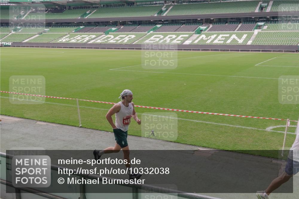 13.09.2026 - 21. swb-Marathon Bremen Michael Burmester http://msf.ph/oto/10332038 13.09.2026 13:03:56 Laufen im Stadion 209, 210, 488, 534, 565, 596, 725, 762, 881, 940, 1014, 1343, 1373, 1456, 1458, 1460, 1479, 1611, 1649, 1653, 1687, 1771, 2223, 2276, 2364, 2369, 2421, 2430, 2434, 2452, 2513, 2625, 2779, 2851, 2872, 2891, 2900, 2910, 2934, 2957, 2977, 3028, 3114, 3135, 3217, 3258, 3360, 3402, 3419, 3425, 3454, 3460, 3496, 3510, 3521, 3576, 3579, 3585, 3597, 3618, 3796, 3846, 3859, 3893, 3909, 3938, 3970, 3983, 4077, 4133, 4558, 242 meine-sportfotos.de
