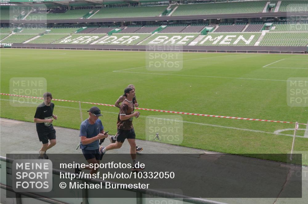 13.09.2026 - 21. swb-Marathon Bremen Michael Burmester http://msf.ph/oto/10332050 13.09.2026 13:03:58 Laufen im Stadion 209, 210, 488, 534, 565, 596, 725, 762, 881, 940, 1014, 1343, 1373, 1456, 1458, 1460, 1479, 1611, 1649, 1653, 1687, 1771, 2223, 2276, 2364, 2369, 2421, 2430, 2434, 2452, 2513, 2625, 2779, 2851, 2872, 2891, 2900, 2910, 2934, 2957, 2977, 3028, 3114, 3135, 3217, 3258, 3360, 3402, 3419, 3425, 3454, 3460, 3496, 3510, 3521, 3576, 3579, 3585, 3597, 3618, 3796, 3846, 3859, 3893, 3909, 3938, 3970, 3983, 4077, 4133, 4558, 242 meine-sportfotos.de