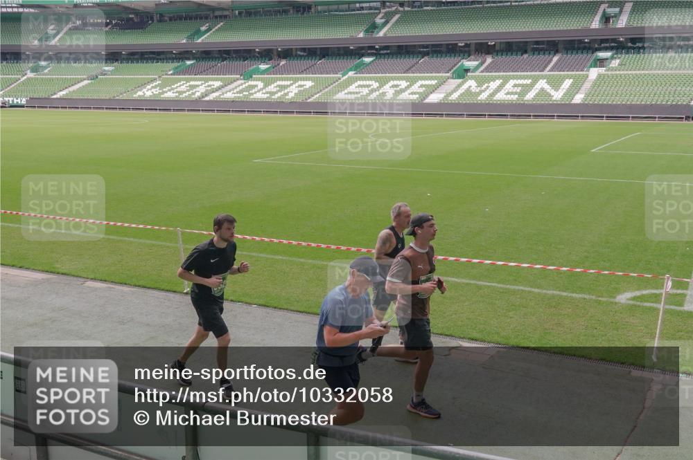 13.09.2026 - 21. swb-Marathon Bremen Michael Burmester http://msf.ph/oto/10332058 13.09.2026 13:03:58 Laufen im Stadion 209, 210, 488, 534, 565, 596, 725, 762, 881, 940, 1014, 1343, 1373, 1456, 1458, 1460, 1479, 1611, 1649, 1653, 1687, 1771, 2223, 2276, 2364, 2369, 2421, 2430, 2434, 2452, 2513, 2625, 2779, 2851, 2872, 2891, 2900, 2910, 2934, 2957, 2977, 3028, 3114, 3135, 3217, 3258, 3360, 3402, 3419, 3425, 3454, 3460, 3496, 3510, 3521, 3576, 3579, 3585, 3597, 3618, 3796, 3846, 3859, 3893, 3909, 3938, 3970, 3983, 4077, 4133, 4558, 242 meine-sportfotos.de