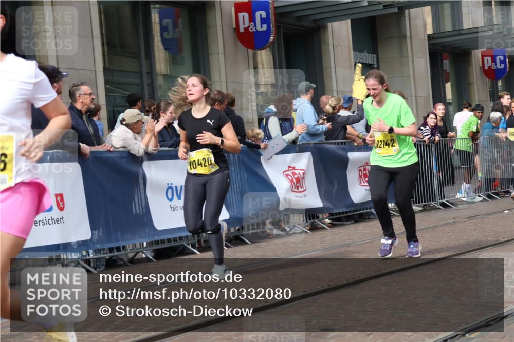 13.09.2026 - 21. swb-Marathon Bremen Strokosch-Dieckow http://msf.ph/oto/10332080 13.09.2026 11:03:25 Ziel 10090, 10091, 10152, 10327, 10357, 10403, 10420, 10429, 10569, 10796, 10902, 10918, 10950, 11149, 11211, 11325, 11411, 11451, 11511, 11595, 11655, 11746, 11868, 11967, 12074, 12504, 10092, 10150, 10187, 10195, 10237, 10309, 10528, 10531, 10598, 10724, 10727, 10904, 10959, 11070, 11493, 11598, 11676, 11773, 11830, 11836, 12068, 12184, 12185, 12214, 12483, 12611 meine-sportfotos.de