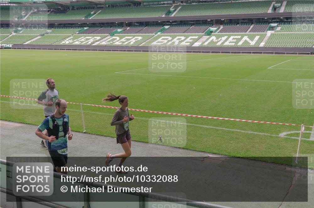 13.09.2026 - 21. swb-Marathon Bremen Michael Burmester http://msf.ph/oto/10332088 13.09.2026 13:04:02 Laufen im Stadion 209, 210, 488, 534, 565, 596, 725, 762, 881, 940, 1014, 1343, 1373, 1456, 1458, 1460, 1479, 1611, 1649, 1653, 1687, 1771, 2223, 2276, 2364, 2369, 2421, 2430, 2434, 2452, 2513, 2625, 2779, 2851, 2867, 2872, 2891, 2900, 2910, 2919, 2934, 2957, 2977, 3028, 3114, 3135, 3217, 3258, 3360, 3402, 3419, 3425, 3454, 3460, 3496, 3510, 3521, 3576, 3579, 3585, 3597, 3618, 3796, 3846, 3859, 3909, 3938, 3970, 3983, 4077, 4133, 242 meine-sportfotos.de