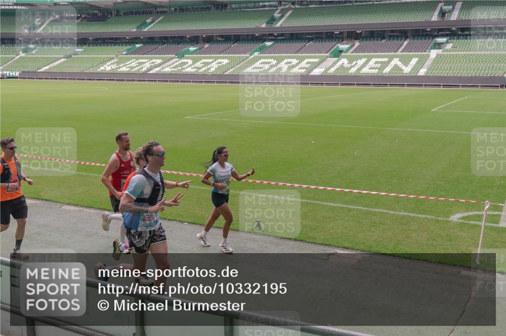 13.09.2026 - 21. swb-Marathon Bremen Michael Burmester http://msf.ph/oto/10332195 13.09.2026 13:04:13 Laufen im Stadion 178, 209, 210, 488, 534, 565, 596, 725, 762, 881, 940, 1014, 1239, 1307, 1343, 1373, 1456, 1458, 1460, 1479, 1611, 1649, 1653, 1656, 1687, 1771, 1780, 1941, 2023, 2223, 2369, 2421, 2430, 2434, 2452, 2513, 2625, 2723, 2851, 2867, 2872, 2891, 2900, 2910, 2919, 2934, 2957, 2977, 3028, 3135, 3217, 3320, 3343, 3360, 3402, 3419, 3425, 3454, 3460, 3510, 3521, 3579, 3585, 3597, 3618, 3796, 3846, 3859, 3909, 3938, 3970, 3983, 4077, 4133, 242 meine-sportfotos.de