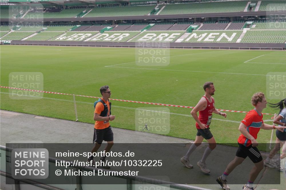 13.09.2026 - 21. swb-Marathon Bremen Michael Burmester http://msf.ph/oto/10332225 13.09.2026 13:04:14 Laufen im Stadion 178, 209, 210, 488, 534, 565, 596, 725, 762, 881, 940, 1014, 1239, 1307, 1343, 1373, 1456, 1458, 1460, 1479, 1611, 1649, 1653, 1656, 1687, 1771, 1780, 1941, 2023, 2223, 2369, 2421, 2430, 2434, 2452, 2513, 2625, 2723, 2851, 2867, 2872, 2891, 2900, 2910, 2919, 2934, 2957, 2977, 3028, 3135, 3217, 3320, 3343, 3360, 3402, 3419, 3425, 3454, 3460, 3510, 3521, 3579, 3585, 3597, 3618, 3796, 3846, 3859, 3909, 3938, 3970, 3983, 4077, 4133, 242 meine-sportfotos.de