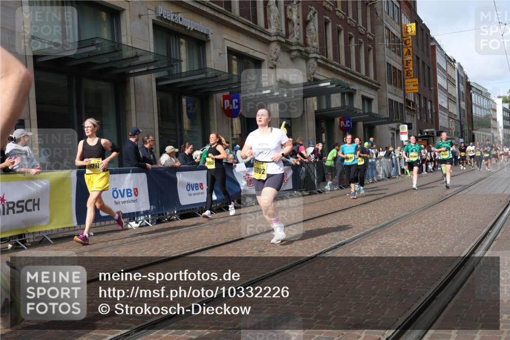 13.09.2026 - 21. swb-Marathon Bremen Strokosch-Dieckow http://msf.ph/oto/10332226 13.09.2026 11:03:29 Ziel 10090, 10091, 10152, 10327, 10357, 10403, 10429, 10569, 10607, 10659, 10720, 10796, 10902, 10918, 10950, 11149, 11319, 11325, 11451, 11470, 11471, 11511, 11595, 11618, 11868, 11967, 12074, 12260, 12392, 12433, 12504, 10092, 10150, 10187, 10195, 10237, 10309, 10420, 10531, 10724, 10727, 10902, 10904, 10959, 11070, 11211, 11411, 11493, 11598, 11655, 11676, 11746, 11773, 11830, 12068, 12184, 12185, 12611 meine-sportfotos.de