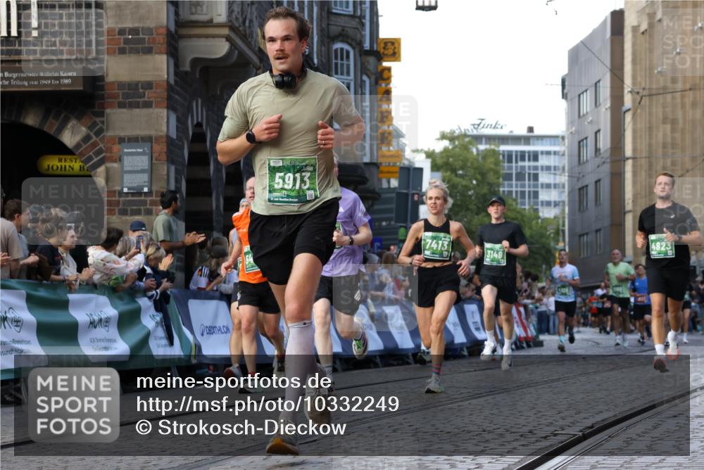 13.09.2026 - 21. swb-Marathon Bremen Strokosch-Dieckow http://msf.ph/oto/10332249 13.09.2026 13:15:55 Ziel 1033, 1445, 3346, 3536, 3836, 3991, 4212, 4573, 4653, 4663, 5533, 5588, 6162, 6515, 6526, 7203, 7291, 7346, 7992, 9029, 9391, 9475, 9777, 13249, 145, 663, 1955, 2623, 3134, 3149, 4128, 4823, 5430, 6106, 6744, 7307, 7413, 8487, 9278, 13158 meine-sportfotos.de