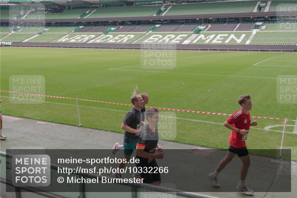 13.09.2026 - 21. swb-Marathon Bremen Michael Burmester http://msf.ph/oto/10332266 13.09.2026 13:04:17 Laufen im Stadion 178, 209, 210, 488, 534, 565, 596, 725, 762, 881, 940, 1014, 1239, 1307, 1343, 1373, 1456, 1458, 1460, 1479, 1611, 1627, 1649, 1653, 1656, 1687, 1771, 1780, 1932, 1941, 2023, 2126, 2223, 2369, 2430, 2434, 2452, 2513, 2625, 2723, 2851, 2867, 2872, 2891, 2900, 2910, 2919, 2934, 2957, 2959, 2977, 3028, 3135, 3217, 3320, 3343, 3360, 3402, 3419, 3425, 3454, 3460, 3510, 3521, 3579, 3597, 3618, 3796, 3846, 3859, 3909, 3938, 3970, 3983, 4077, 4133, 242 meine-sportfotos.de