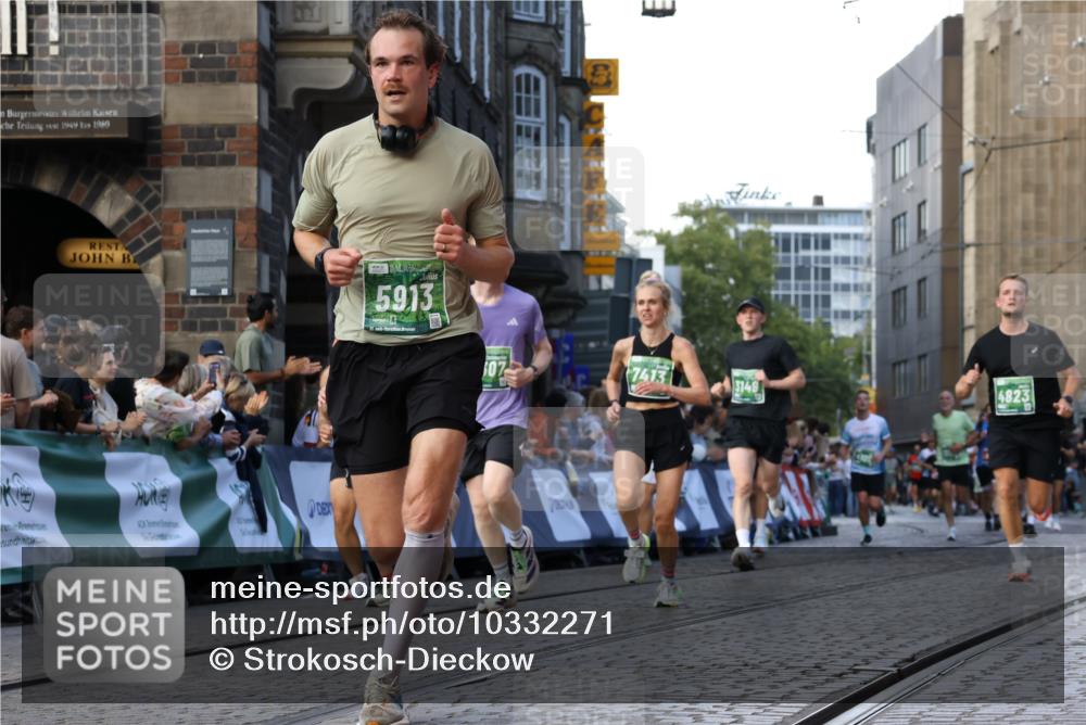 13.09.2026 - 21. swb-Marathon Bremen Strokosch-Dieckow http://msf.ph/oto/10332271 13.09.2026 13:15:55 Ziel 1033, 1445, 3346, 3536, 3836, 3991, 4212, 4573, 4653, 4663, 5533, 5588, 6162, 6515, 6526, 7203, 7291, 7346, 7992, 9029, 9391, 9475, 9777, 13249, 145, 663, 1955, 2623, 3134, 3149, 4128, 4823, 5430, 6106, 6744, 7307, 7413, 8487, 9278, 13158 meine-sportfotos.de