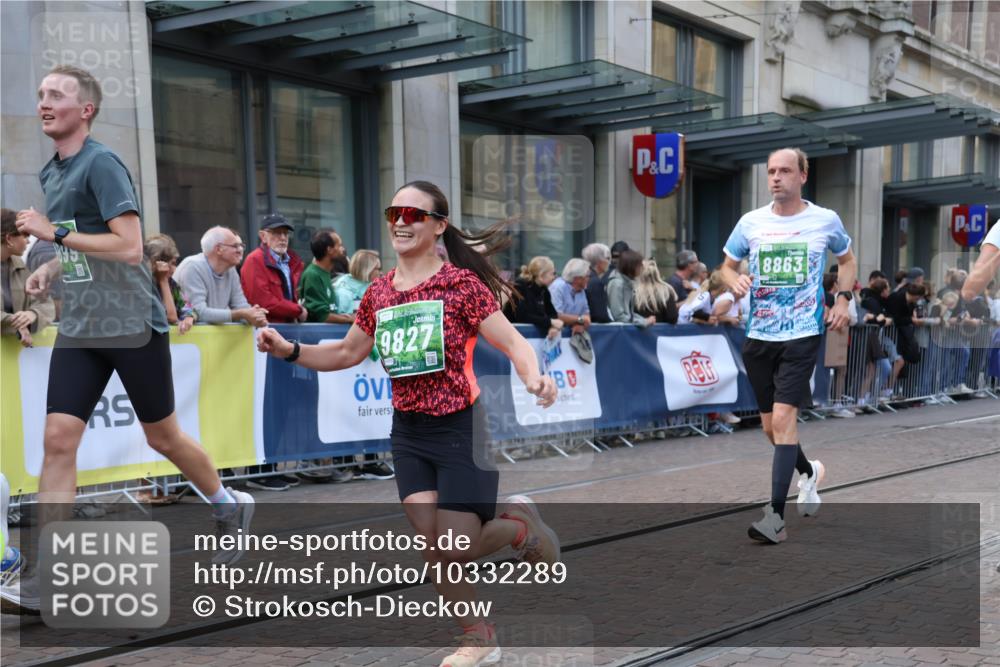 13.09.2026 - 21. swb-Marathon Bremen Strokosch-Dieckow http://msf.ph/oto/10332289 13.09.2026 13:23:02 Ziel 672, 1900, 2306, 2371, 2409, 2427, 2827, 2899, 2961, 3078, 3173, 3374, 3531, 3729, 3861, 3920, 3939, 5820, 5821, 6848, 6923, 8045, 8231, 8304, 8732, 8787, 8863, 9088, 9196, 9436, 9827, 10127, 913, 1809, 1935, 1963, 2040, 2367, 2806, 2914, 3098, 3145, 3233, 3560, 5114, 6707, 6737, 6792, 7909, 8377, 8551, 8646, 8671, 8672, 8819, 8820, 9510, 9921 meine-sportfotos.de