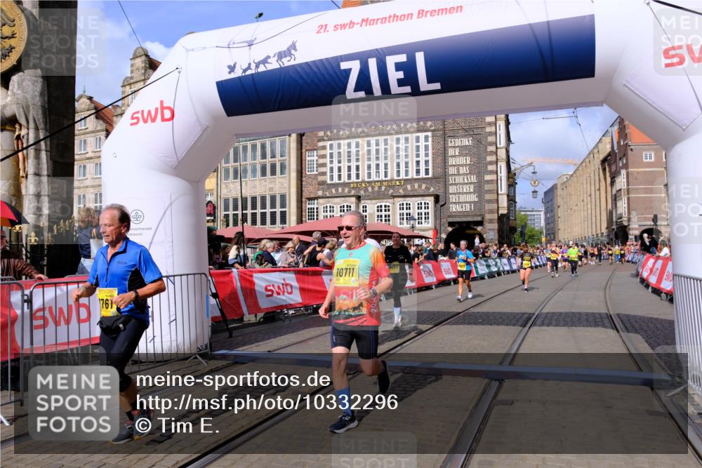 13.09.2026 - 21. swb-Marathon Bremen Tim E. http://msf.ph/oto/10332296 13.09.2026 11:04:49 Ziel 10160, 10245, 10526, 10711, 10755, 10877, 11114, 11214, 11215, 11248, 11364, 11410, 11592, 11740, 11761, 11991, 12009, 12929 meine-sportfotos.de