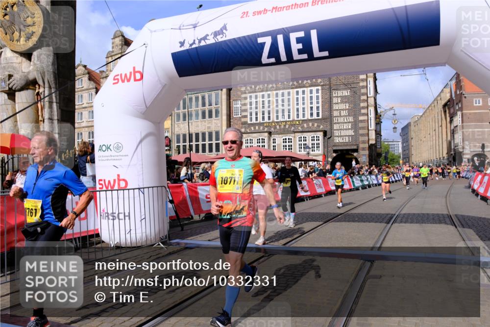 13.09.2026 - 21. swb-Marathon Bremen Tim E. http://msf.ph/oto/10332331 13.09.2026 11:04:49 Ziel 10160, 10245, 10526, 10711, 10755, 10877, 11114, 11214, 11215, 11248, 11364, 11410, 11592, 11740, 11761, 11991, 12009, 12929 meine-sportfotos.de