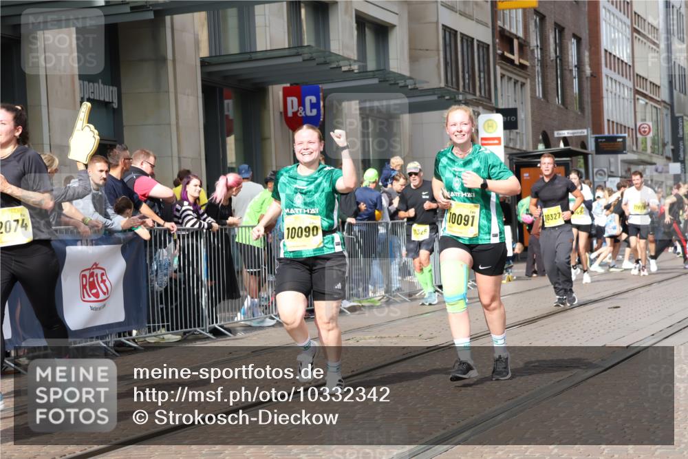 13.09.2026 - 21. swb-Marathon Bremen Strokosch-Dieckow http://msf.ph/oto/10332342 13.09.2026 11:03:31 Ziel 10090, 10091, 10152, 10327, 10357, 10403, 10429, 10569, 10607, 10659, 10720, 10796, 10918, 10950, 11149, 11319, 11325, 11451, 11470, 11471, 11511, 11595, 11618, 11868, 11967, 12074, 12140, 12260, 12392, 12433, 12504, 10092, 10150, 10187, 10195, 10237, 10309, 10420, 10724, 10902, 10904, 10959, 11211, 11411, 11598, 11655, 11746, 11773, 11830, 12068, 12184, 12185, 12611 meine-sportfotos.de