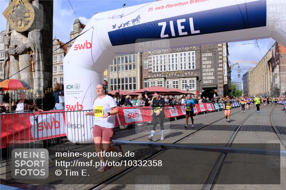 13.09.2026 - 21. swb-Marathon Bremen Tim E. http://msf.ph/oto/10332358 13.09.2026 11:04:51 Ziel 10160, 10245, 10481, 10526, 10711, 10755, 10877, 11114, 11214, 11215, 11248, 11364, 11410, 11592, 11761, 11991, 12009, 12929 meine-sportfotos.de