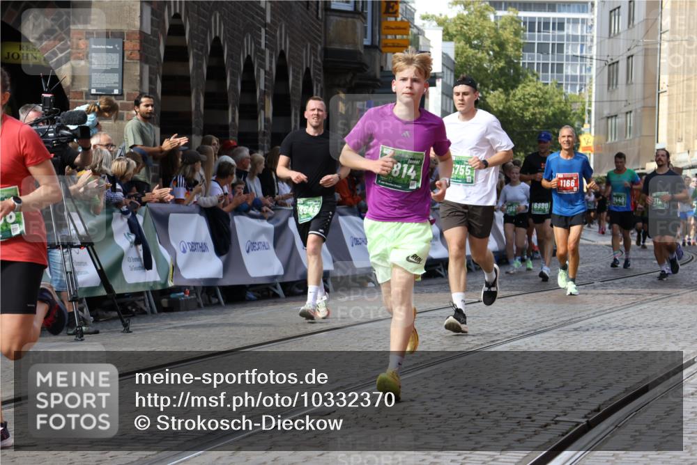 13.09.2026 - 21. swb-Marathon Bremen Strokosch-Dieckow http://msf.ph/oto/10332370 13.09.2026 13:25:28 Ziel 1080, 1119, 1166, 1264, 1436, 1448, 2322, 3105, 3187, 4091, 4113, 4459, 4507, 4918, 6079, 6113, 6943, 7306, 7326, 7409, 8245, 9036, 9073, 9152, 9360, 9493, 13088, 191, 209, 1458, 1752, 3124, 3186, 3806, 4439, 4717, 4927, 5703, 5755, 5814, 8545, 8597, 8890, 9440, 9506 meine-sportfotos.de