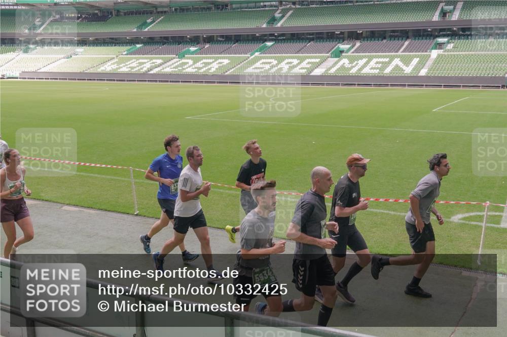 13.09.2026 - 21. swb-Marathon Bremen Michael Burmester http://msf.ph/oto/10332425 13.09.2026 13:04:28 Laufen im Stadion 178, 209, 210, 488, 534, 536, 565, 596, 725, 762, 881, 940, 1014, 1239, 1307, 1343, 1373, 1456, 1458, 1479, 1627, 1649, 1653, 1656, 1687, 1771, 1780, 1914, 1932, 1941, 2023, 2089, 2126, 2223, 2369, 2430, 2434, 2452, 2602, 2625, 2723, 2742, 2764, 2851, 2867, 2872, 2891, 2910, 2919, 2934, 2957, 2959, 2977, 2985, 3028, 3135, 3217, 3320, 3343, 3360, 3402, 3419, 3425, 3454, 3460, 3510, 3521, 3579, 3597, 3618, 3796, 3846, 3859, 3909, 4077, 242 meine-sportfotos.de