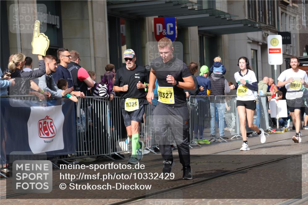13.09.2026 - 21. swb-Marathon Bremen Strokosch-Dieckow http://msf.ph/oto/10332429 13.09.2026 11:03:34 Ziel 10090, 10091, 10152, 10327, 10357, 10403, 10429, 10569, 10607, 10659, 10720, 10726, 10796, 10912, 10913, 10918, 10950, 11149, 11319, 11325, 11451, 11470, 11471, 11511, 11595, 11618, 11868, 11967, 12074, 12140, 12260, 12392, 12433, 12504, 10092, 10150, 10187, 10237, 10309, 10420, 10569, 10724, 10902, 10904, 11211, 11411, 11598, 11655, 11746, 11773, 11830, 12068, 12074, 12184, 12185, 12611 meine-sportfotos.de