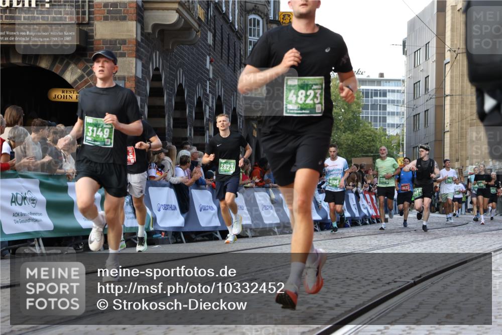13.09.2026 - 21. swb-Marathon Bremen Strokosch-Dieckow http://msf.ph/oto/10332452 13.09.2026 13:15:58 Ziel 1033, 1445, 2733, 3119, 3346, 3422, 3536, 3689, 3836, 3991, 4212, 4573, 4653, 4663, 5533, 5588, 6162, 6515, 7203, 7291, 7992, 9029, 9391, 9475, 9777, 13249, 481, 663, 2623, 3134, 3149, 4128, 6106, 6744, 8398, 8487, 13008, 13158 meine-sportfotos.de
