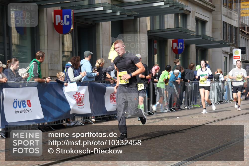 13.09.2026 - 21. swb-Marathon Bremen Strokosch-Dieckow http://msf.ph/oto/10332458 13.09.2026 11:03:35 Ziel 10090, 10091, 10152, 10327, 10357, 10403, 10429, 10607, 10659, 10720, 10726, 10796, 10912, 10913, 10918, 10950, 11149, 11319, 11325, 11451, 11470, 11471, 11511, 11595, 11618, 11868, 11967, 12140, 12260, 12392, 12433, 12504, 10092, 10150, 10187, 10237, 10309, 10327, 10420, 10569, 10724, 10902, 10904, 10950, 11211, 11411, 11595, 11598, 11655, 11746, 11773, 11830, 12068, 12074, 12184, 12185, 12611 meine-sportfotos.de