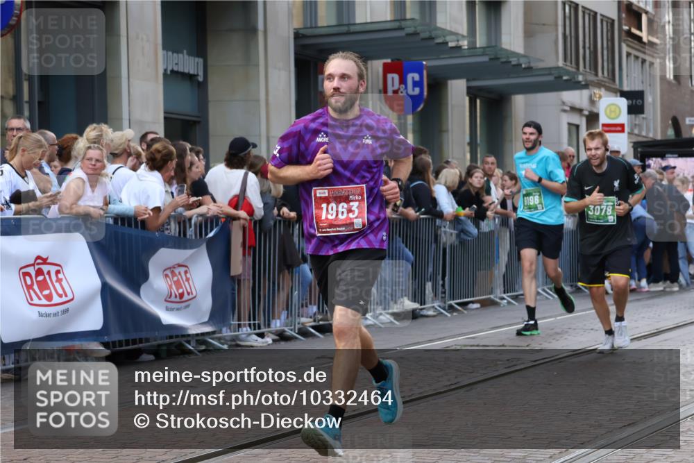 13.09.2026 - 21. swb-Marathon Bremen Strokosch-Dieckow http://msf.ph/oto/10332464 13.09.2026 13:23:07 Ziel 135, 672, 2306, 2371, 2409, 2427, 2490, 2627, 2899, 3078, 3138, 3173, 3531, 3856, 3861, 3939, 5820, 5821, 6843, 6848, 6923, 8045, 8560, 8863, 9088, 9196, 9436, 9827, 10127, 1809, 1900, 1935, 1963, 2040, 2367, 2827, 2914, 2961, 3098, 3145, 3233, 3374, 3560, 3729, 3920, 5114, 6737, 6792, 7909, 8231, 8304, 8377, 8646, 8671, 8672, 8732, 8787, 8819, 8820, 9921 meine-sportfotos.de