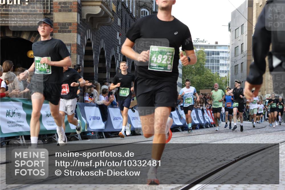 13.09.2026 - 21. swb-Marathon Bremen Strokosch-Dieckow http://msf.ph/oto/10332481 13.09.2026 13:15:58 Ziel 1033, 1445, 2733, 3119, 3346, 3422, 3536, 3689, 3836, 3991, 4212, 4573, 4653, 4663, 5533, 5588, 6162, 6515, 7203, 7291, 7992, 9029, 9391, 9475, 9777, 13249, 481, 663, 2623, 3134, 3149, 4128, 6106, 6744, 8398, 8487, 13008, 13158 meine-sportfotos.de