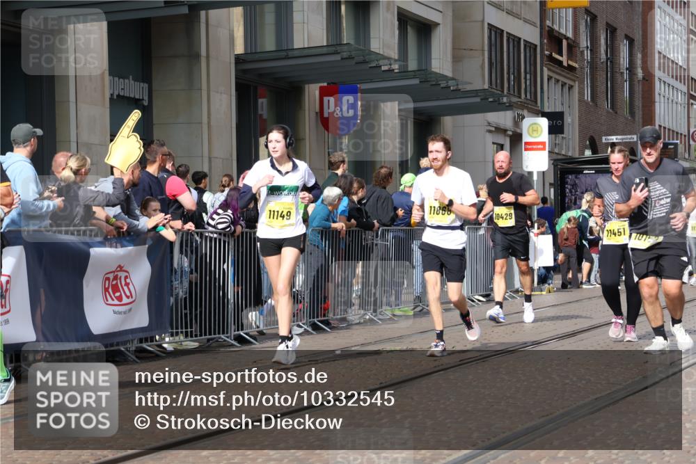 13.09.2026 - 21. swb-Marathon Bremen Strokosch-Dieckow http://msf.ph/oto/10332545 13.09.2026 11:03:37 Ziel 10152, 10357, 10403, 10429, 10516, 10607, 10659, 10671, 10672, 10720, 10726, 10796, 10912, 10913, 10918, 11149, 11318, 11319, 11325, 11451, 11470, 11471, 11511, 11618, 11868, 11909, 11967, 12103, 12140, 12260, 12392, 12433, 12504, 10090, 10091, 10092, 10187, 10237, 10309, 10327, 10420, 10569, 10724, 10902, 10904, 10950, 11211, 11411, 11595, 11598, 11655, 11746, 11773, 12068, 12074, 12184, 12185, 12611 meine-sportfotos.de