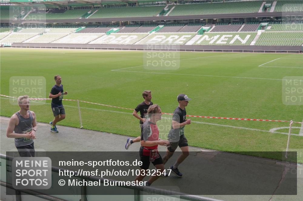 13.09.2026 - 21. swb-Marathon Bremen Michael Burmester http://msf.ph/oto/10332547 13.09.2026 13:04:34 Laufen im Stadion 178, 209, 210, 323, 488, 534, 536, 565, 596, 647, 725, 762, 881, 940, 1014, 1073, 1239, 1243, 1307, 1308, 1343, 1373, 1456, 1458, 1479, 1627, 1649, 1653, 1656, 1687, 1771, 1780, 1914, 1932, 1941, 2023, 2089, 2126, 2223, 2241, 2301, 2369, 2430, 2434, 2452, 2602, 2625, 2723, 2742, 2764, 2851, 2867, 2872, 2891, 2910, 2919, 2934, 2957, 2959, 2977, 2985, 3028, 3030, 3135, 3217, 3278, 3320, 3343, 3360, 3402, 3419, 3425, 3454, 3510, 3521, 3579, 3597, 3618, 3796, 3846, 3859, 3909, 242 meine-sportfotos.de