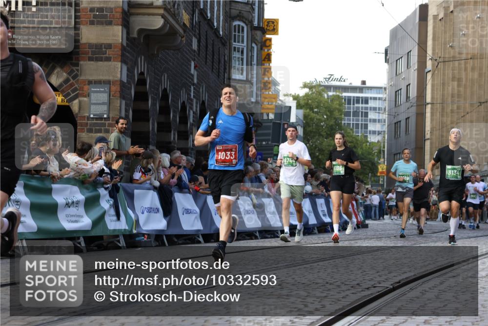 13.09.2026 - 21. swb-Marathon Bremen Strokosch-Dieckow http://msf.ph/oto/10332593 13.09.2026 13:16:04 Ziel 982, 1033, 1445, 2733, 3119, 3422, 3536, 3689, 3836, 3991, 4573, 5474, 5533, 5588, 6162, 6481, 6515, 7203, 9029, 9122, 9475, 9777, 13249, 481, 663, 740, 755, 1605, 3134, 6106, 6721, 6744, 8398, 9031, 9115, 13008, 13158 meine-sportfotos.de