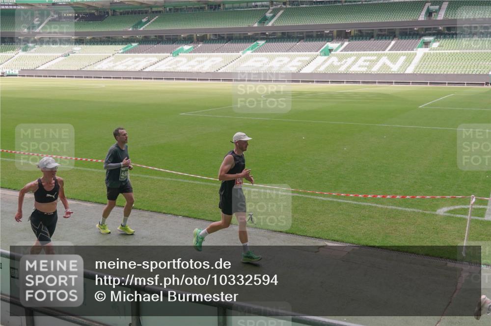 13.09.2026 - 21. swb-Marathon Bremen Michael Burmester http://msf.ph/oto/10332594 13.09.2026 13:04:38 Laufen im Stadion 178, 209, 210, 323, 488, 534, 536, 565, 596, 647, 725, 762, 881, 940, 1073, 1239, 1243, 1307, 1308, 1343, 1373, 1456, 1458, 1479, 1627, 1649, 1653, 1656, 1687, 1771, 1780, 1914, 1932, 1941, 2023, 2089, 2126, 2223, 2241, 2301, 2369, 2430, 2434, 2452, 2602, 2625, 2723, 2742, 2764, 2851, 2867, 2872, 2891, 2910, 2919, 2934, 2957, 2959, 2977, 2985, 3028, 3030, 3217, 3278, 3320, 3343, 3360, 3402, 3419, 3425, 3444, 3454, 3510, 3521, 3579, 3597, 3618, 3796, 3846, 3859, 3909, 242 meine-sportfotos.de