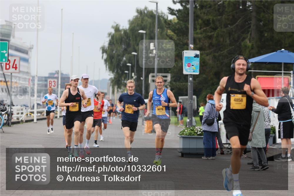 13.09.2026 - Kiel Lauf Andreas Tolksdorf http://msf.ph/oto/10332601 13.09.2026 09:51:33 Kiellinie 4, 3, 045, 4621, 9678, 4858 meine-sportfotos.de