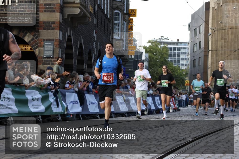 13.09.2026 - 21. swb-Marathon Bremen Strokosch-Dieckow http://msf.ph/oto/10332605 13.09.2026 13:16:04 Ziel 982, 1033, 1445, 2733, 3119, 3422, 3536, 3689, 3836, 3991, 4573, 5474, 5533, 5588, 6162, 6481, 6515, 7203, 9029, 9122, 9475, 9777, 13249, 481, 663, 740, 755, 1605, 3134, 6106, 6721, 6744, 8398, 9031, 9115, 13008, 13158 meine-sportfotos.de