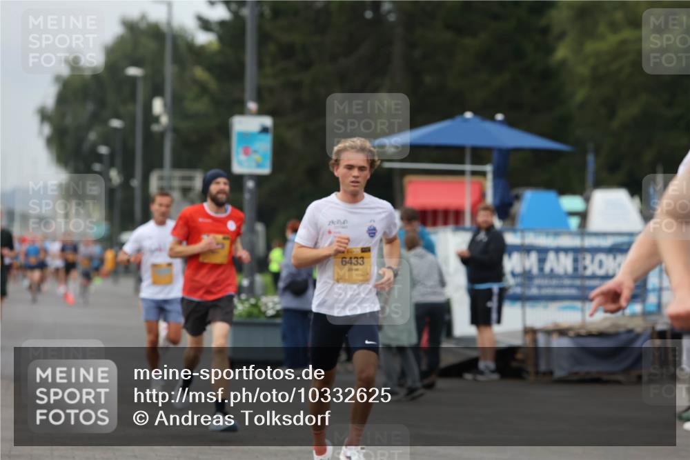 13.09.2026 - Kiel Lauf Andreas Tolksdorf http://msf.ph/oto/10332625 13.09.2026 09:51:39 Kiellinie 6433 meine-sportfotos.de