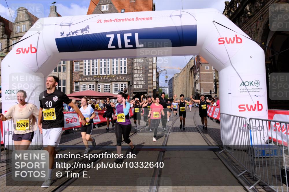 13.09.2026 - 21. swb-Marathon Bremen Tim E. http://msf.ph/oto/10332640 13.09.2026 11:05:03 Ziel 10198, 10283, 10315, 10481, 10729, 10855, 10856, 10877, 10940, 11006, 11114, 11133, 11272, 11364, 11366, 11395, 11518, 11592, 11705, 11757, 11991, 12005, 12420, 12493, 12495, 12498, 12500, 12502, 12563 meine-sportfotos.de