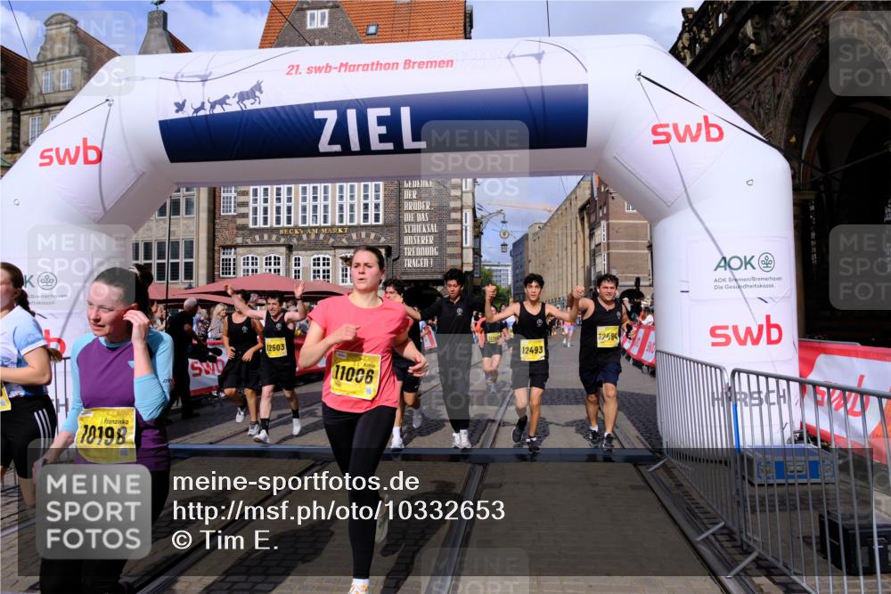 13.09.2026 - 21. swb-Marathon Bremen Tim E. http://msf.ph/oto/10332653 13.09.2026 11:05:05 Ziel 10198, 10283, 10315, 10481, 10729, 10741, 10855, 10856, 10940, 11006, 11114, 11133, 11272, 11364, 11366, 11395, 11518, 11592, 11705, 11757, 11939, 12005, 12420, 12493, 12495, 12498, 12500, 12502, 12563 meine-sportfotos.de