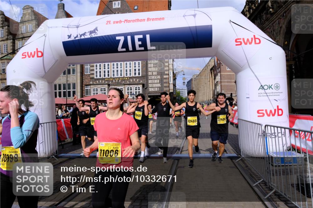 13.09.2026 - 21. swb-Marathon Bremen Tim E. http://msf.ph/oto/10332671 13.09.2026 11:05:05 Ziel 10198, 10283, 10315, 10481, 10729, 10741, 10855, 10856, 10940, 11006, 11114, 11133, 11272, 11364, 11366, 11395, 11518, 11592, 11705, 11757, 11939, 12005, 12420, 12493, 12495, 12498, 12500, 12502, 12563 meine-sportfotos.de