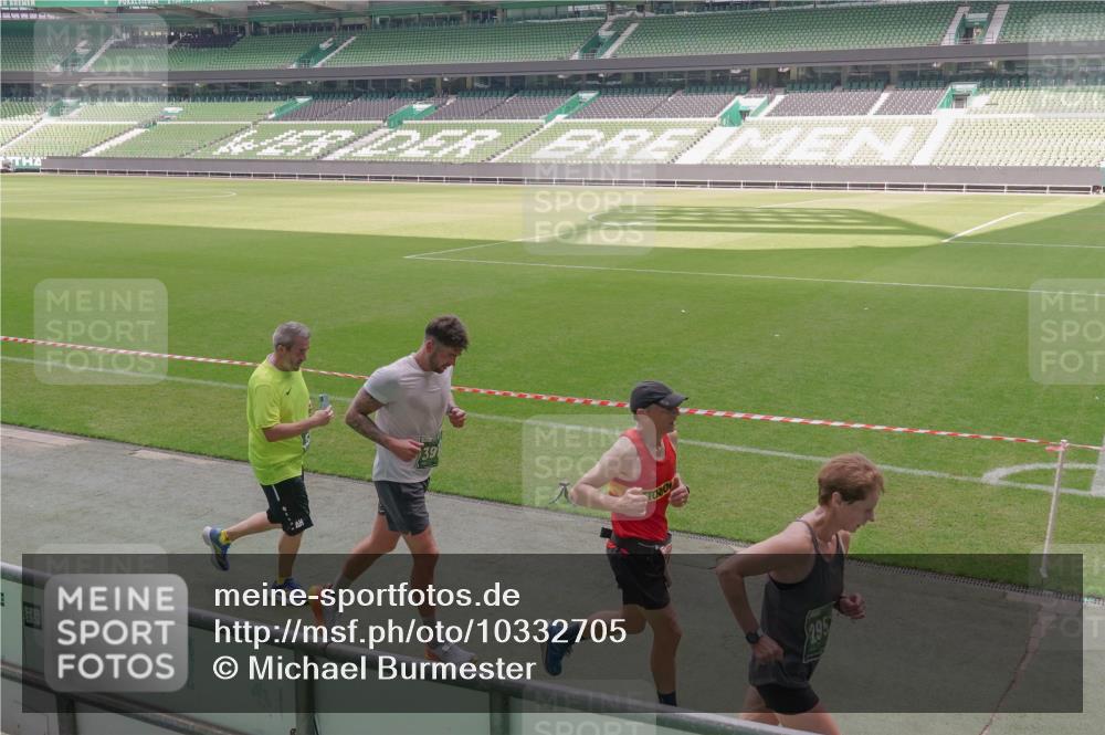 13.09.2026 - 21. swb-Marathon Bremen Michael Burmester http://msf.ph/oto/10332705 13.09.2026 13:04:47 Laufen im Stadion 178, 209, 210, 244, 323, 488, 534, 536, 565, 596, 647, 725, 881, 900, 1073, 1239, 1243, 1307, 1308, 1343, 1373, 1456, 1458, 1479, 1627, 1649, 1653, 1656, 1687, 1771, 1780, 1914, 1932, 1941, 2023, 2089, 2126, 2223, 2241, 2301, 2369, 2430, 2434, 2452, 2602, 2625, 2723, 2742, 2764, 2851, 2867, 2872, 2891, 2910, 2919, 2934, 2957, 2959, 2977, 2985, 3028, 3030, 3217, 3278, 3320, 3343, 3402, 3419, 3425, 3444, 3454, 3485, 3510, 3521, 3579, 3597, 3618, 3796, 3846, 3859, 3909, 242 meine-sportfotos.de