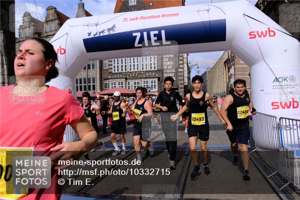 13.09.2026 - 21. swb-Marathon Bremen Tim E. http://msf.ph/oto/10332715 13.09.2026 11:05:05 Ziel 10198, 10283, 10315, 10481, 10729, 10741, 10855, 10856, 10940, 11006, 11114, 11133, 11272, 11364, 11366, 11395, 11518, 11592, 11705, 11757, 11939, 12005, 12420, 12493, 12495, 12498, 12500, 12502, 12563 meine-sportfotos.de