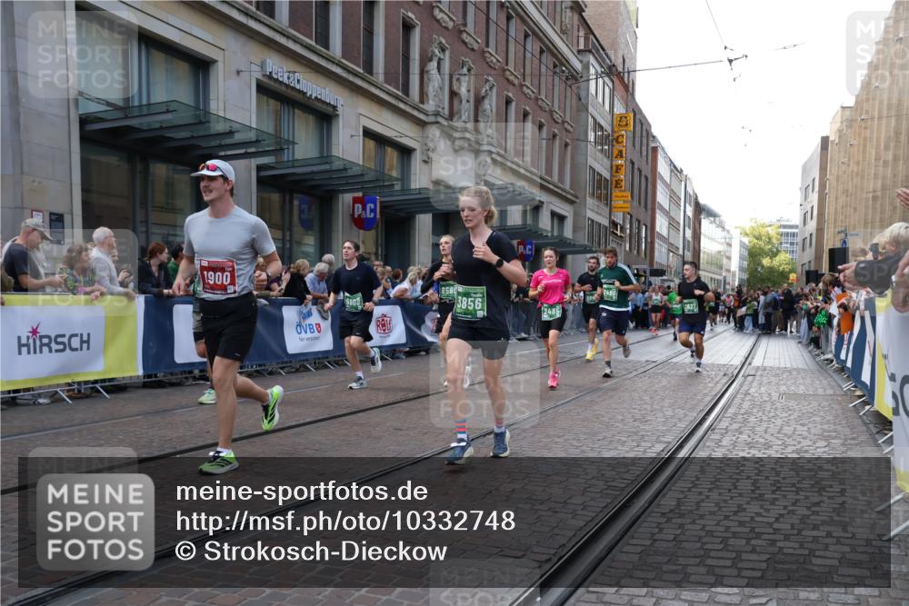 13.09.2026 - 21. swb-Marathon Bremen Strokosch-Dieckow http://msf.ph/oto/10332748 13.09.2026 13:23:20 Ziel 135, 672, 2288, 2371, 2409, 2485, 2490, 2560, 2627, 3078, 3138, 3173, 3642, 3856, 3861, 3939, 4601, 5011, 5116, 5231, 5908, 6157, 6332, 6648, 6843, 6848, 7216, 8095, 8290, 8560, 9088, 9196, 1809, 1900, 1935, 2306, 2367, 2427, 2827, 2899, 2914, 2961, 3098, 3233, 3374, 3531, 3729, 3920, 5114, 5820, 5821, 6923, 7909, 8045, 8231, 8304, 8671, 8672, 8732, 8787, 8819, 8820, 8863, 9436, 9827, 9921, 10127 meine-sportfotos.de
