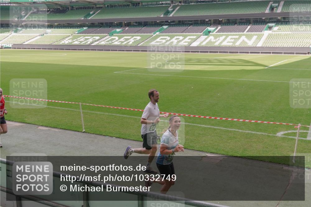 13.09.2026 - 21. swb-Marathon Bremen Michael Burmester http://msf.ph/oto/10332749 13.09.2026 13:04:49 Laufen im Stadion 178, 209, 210, 244, 323, 488, 534, 536, 565, 596, 647, 725, 881, 891, 900, 1073, 1239, 1243, 1307, 1308, 1343, 1373, 1456, 1458, 1479, 1627, 1649, 1653, 1656, 1687, 1771, 1780, 1914, 1932, 1941, 2023, 2089, 2126, 2223, 2241, 2301, 2369, 2430, 2434, 2452, 2602, 2625, 2723, 2742, 2764, 2851, 2867, 2872, 2891, 2910, 2919, 2934, 2957, 2959, 2977, 2985, 3028, 3030, 3217, 3278, 3320, 3343, 3402, 3419, 3425, 3444, 3454, 3485, 3510, 3521, 3579, 3597, 3618, 3796, 3846, 3859, 3909, 242 meine-sportfotos.de