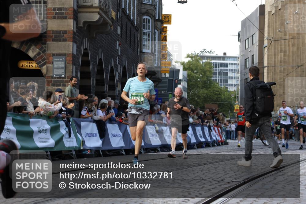13.09.2026 - 21. swb-Marathon Bremen Strokosch-Dieckow http://msf.ph/oto/10332781 13.09.2026 13:16:09 Ziel 145, 982, 1033, 1955, 2733, 3119, 3422, 3536, 3689, 3836, 3991, 4573, 4823, 5430, 5474, 5533, 5588, 5913, 6481, 6515, 7307, 7413, 9122, 9278, 9475, 13149, 13249, 481, 740, 755, 792, 1605, 5554, 5963, 6721, 7801, 8398, 9031, 9115, 13008 meine-sportfotos.de