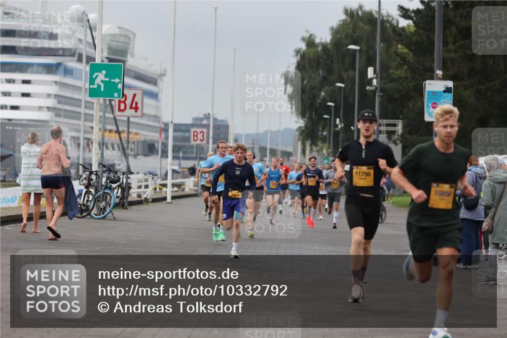 13.09.2026 - Kiel Lauf Andreas Tolksdorf http://msf.ph/oto/10332792 13.09.2026 09:51:45 Kiellinie 3, 4, 3, 19, 7457, 11798, 10850 meine-sportfotos.de