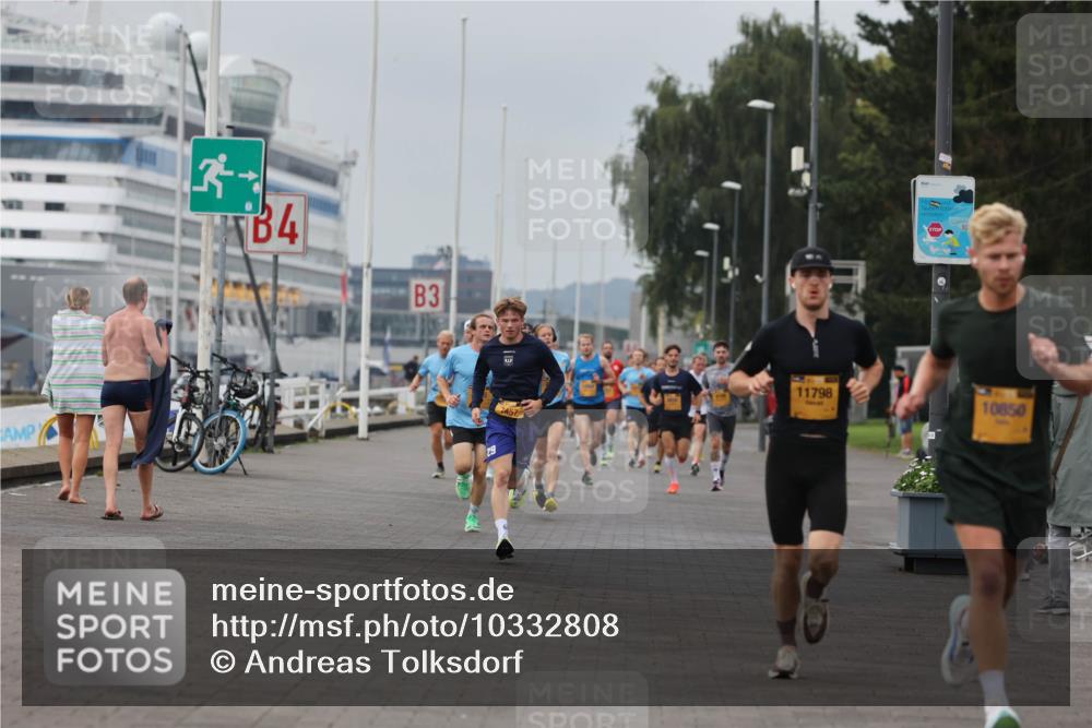 13.09.2026 - Kiel Lauf Andreas Tolksdorf http://msf.ph/oto/10332808 13.09.2026 09:51:45 Kiellinie 4, 3, 29, 7457, 11798, 10850 meine-sportfotos.de