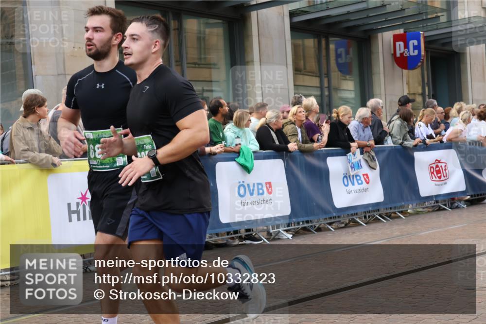 13.09.2026 - 21. swb-Marathon Bremen Strokosch-Dieckow http://msf.ph/oto/10332823 13.09.2026 13:23:23 Ziel 135, 672, 2288, 2371, 2409, 2485, 2490, 2560, 2627, 3078, 3138, 3173, 3642, 3856, 3939, 4601, 4671, 5011, 5116, 5231, 5908, 6157, 6332, 6648, 6843, 6848, 7216, 7475, 8095, 8290, 8560, 9088, 9196, 10115, 13197, 1809, 1900, 1935, 2306, 2367, 2427, 2827, 2899, 2914, 2961, 3233, 3374, 3531, 3729, 3861, 3920, 5114, 5820, 5821, 6923, 8045, 8231, 8304, 8732, 8787, 8863, 9436, 9827, 9921, 10127 meine-sportfotos.de