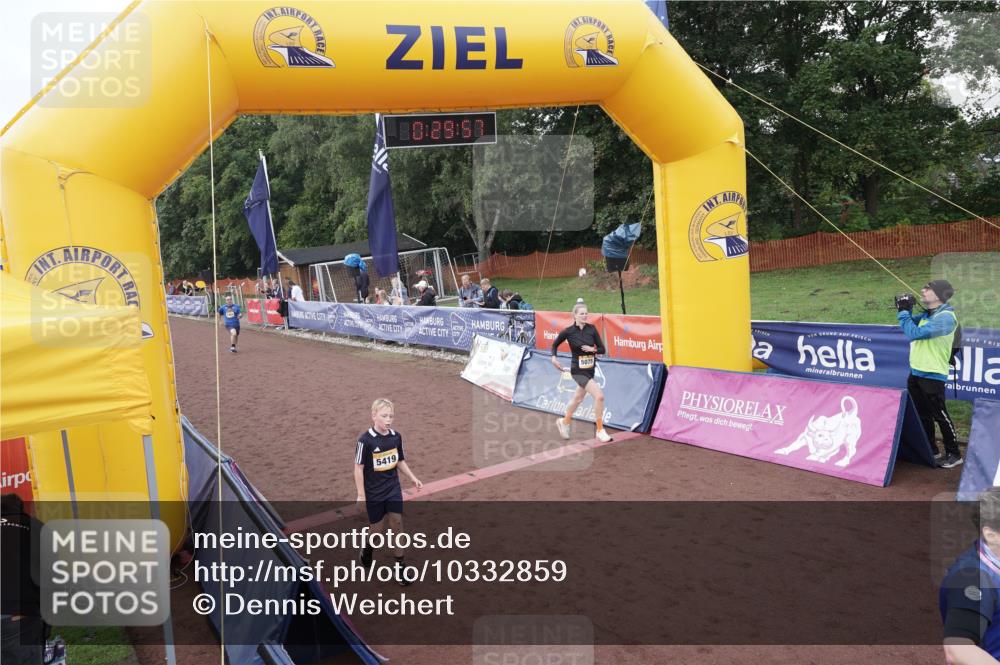 13.09.2026 - Airport Race Dennis Weichert http://msf.ph/oto/10332859 13.09.2026 10:30:31 Ziel 5075, 5266, 5296, 5341, 5404, 5419 meine-sportfotos.de