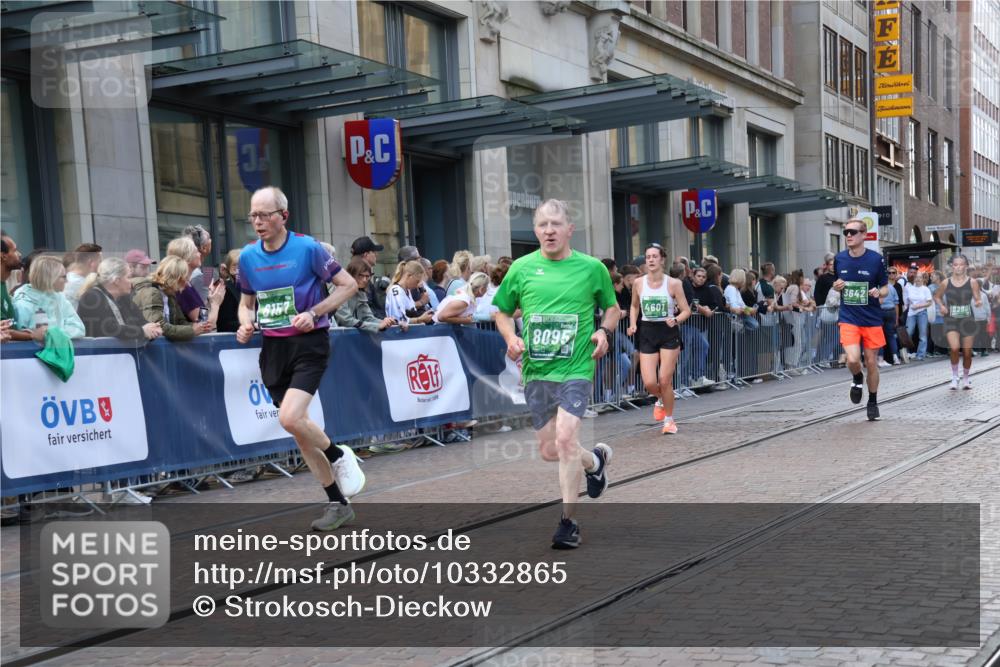 13.09.2026 - 21. swb-Marathon Bremen Strokosch-Dieckow http://msf.ph/oto/10332865 13.09.2026 13:23:25 Ziel 135, 672, 2288, 2409, 2485, 2490, 2517, 2560, 2627, 3078, 3138, 3173, 3642, 3856, 3939, 4601, 4671, 5011, 5116, 5231, 5908, 6157, 6332, 6648, 6843, 6848, 7216, 7357, 7475, 7761, 8051, 8052, 8095, 8290, 8560, 9088, 9196, 10115, 13197, 1809, 1900, 2306, 2367, 2371, 2427, 2827, 2899, 2961, 3173, 3374, 3531, 3729, 3861, 3920, 5114, 5820, 5821, 6923, 8045, 8231, 8304, 8732, 8787, 8863, 9088, 9196, 9436, 9827, 10127 meine-sportfotos.de