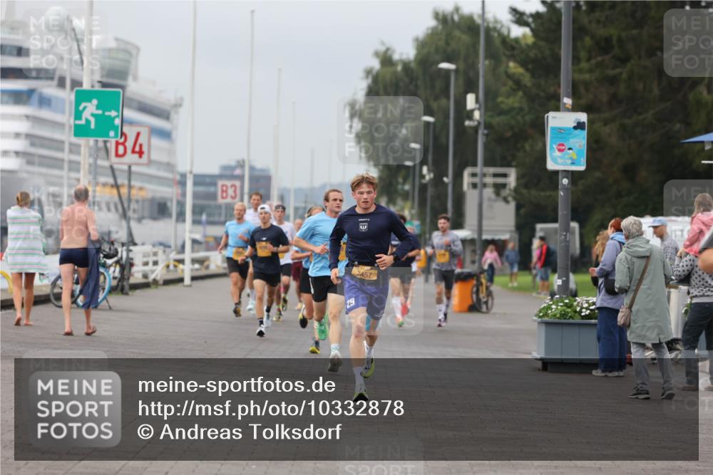 13.09.2026 - Kiel Lauf Andreas Tolksdorf http://msf.ph/oto/10332878 13.09.2026 09:51:47 Kiellinie 4, 33, 8, 3, 29, 7457 meine-sportfotos.de