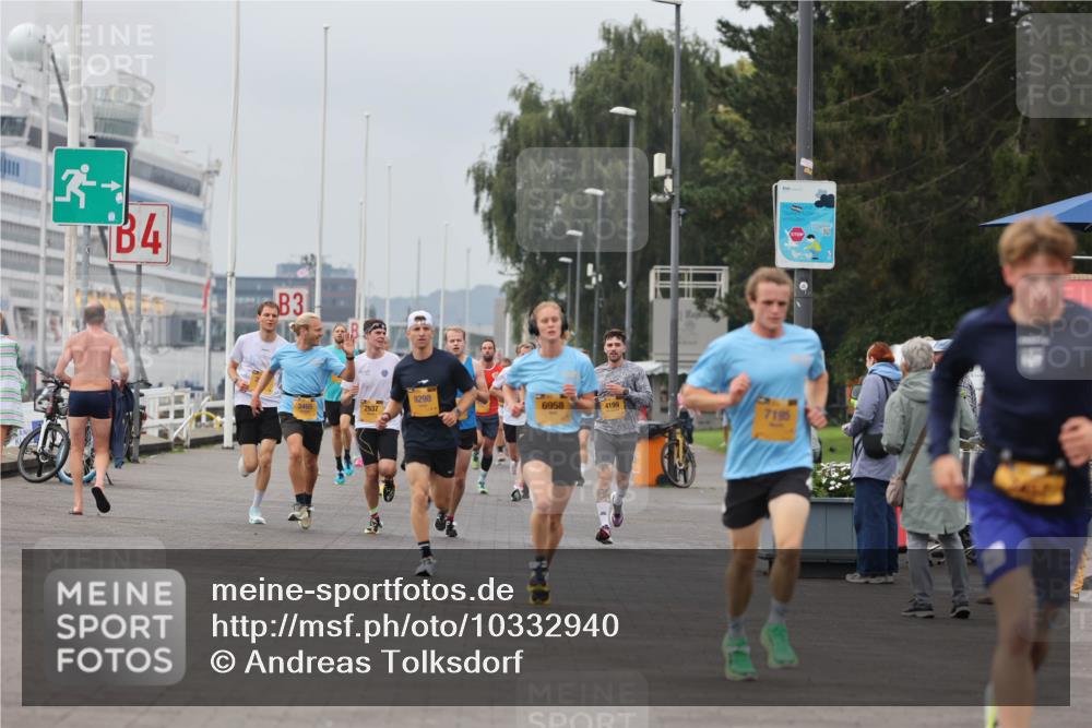 13.09.2026 - Kiel Lauf Andreas Tolksdorf http://msf.ph/oto/10332940 13.09.2026 09:51:50 Kiellinie 13, 4, 3, 2937, 9298, 6958, 4199, 7195 meine-sportfotos.de