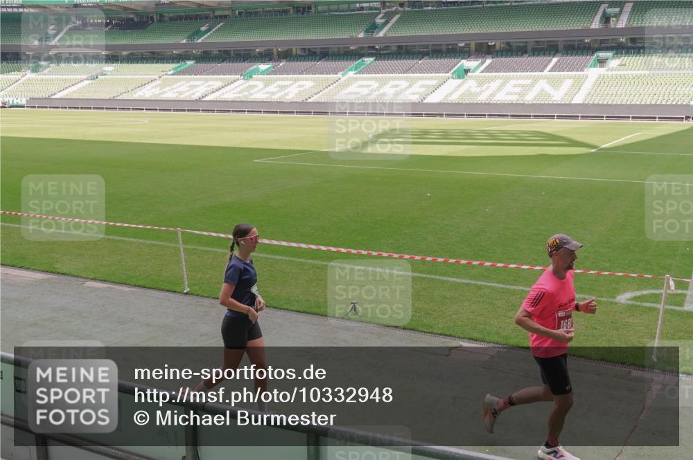 13.09.2026 - 21. swb-Marathon Bremen Michael Burmester http://msf.ph/oto/10332948 13.09.2026 13:05:02 Laufen im Stadion 178, 209, 210, 244, 323, 394, 534, 536, 565, 647, 725, 881, 891, 900, 1073, 1239, 1243, 1307, 1308, 1343, 1373, 1380, 1456, 1479, 1627, 1649, 1653, 1656, 1687, 1780, 1914, 1932, 1941, 2023, 2089, 2126, 2223, 2241, 2244, 2265, 2301, 2310, 2369, 2430, 2452, 2464, 2602, 2723, 2742, 2764, 2851, 2867, 2872, 2891, 2910, 2919, 2957, 2959, 2985, 3028, 3030, 3115, 3217, 3278, 3320, 3343, 3419, 3425, 3444, 3454, 3485, 3521, 3579, 3796, 3909, 242 meine-sportfotos.de