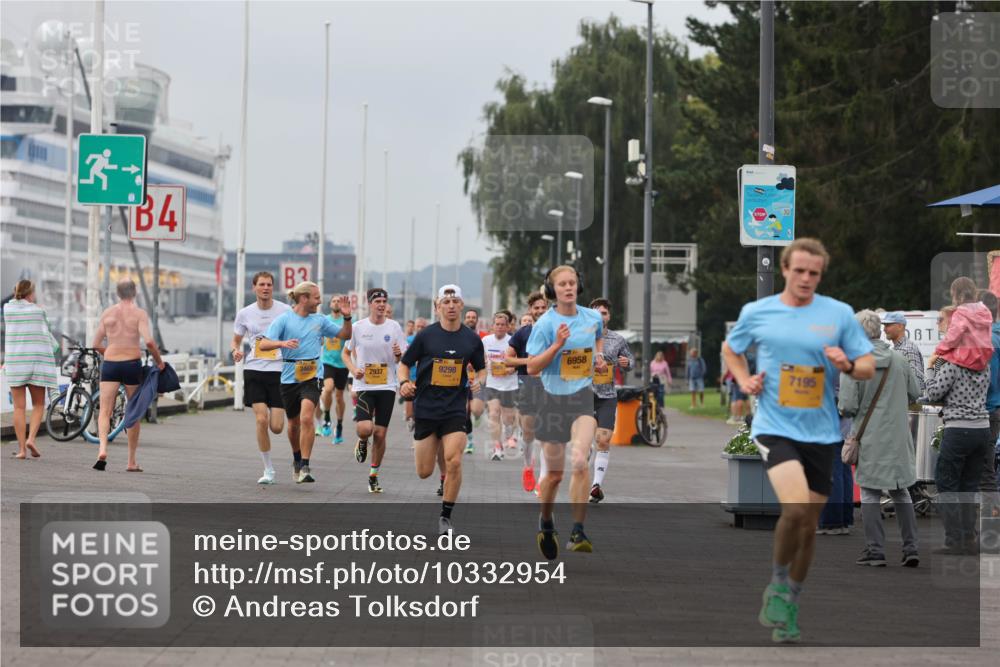 13.09.2026 - Kiel Lauf Andreas Tolksdorf http://msf.ph/oto/10332954 13.09.2026 09:51:51 Kiellinie 4, 3, 6958, 2033, 9298, 2937, 7195 meine-sportfotos.de