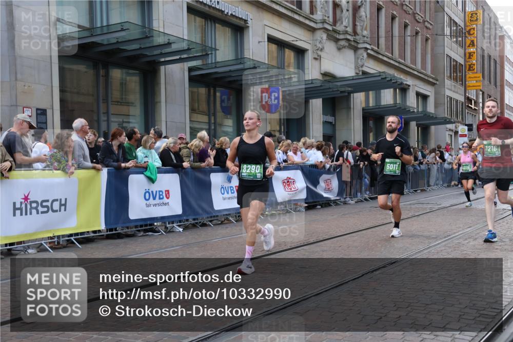 13.09.2026 - 21. swb-Marathon Bremen Strokosch-Dieckow http://msf.ph/oto/10332990 13.09.2026 13:23:29 Ziel 135, 342, 2210, 2288, 2485, 2490, 2517, 2560, 2627, 3044, 3138, 3642, 3856, 4601, 4671, 5011, 5116, 5146, 5231, 5908, 6157, 6332, 6648, 6843, 7105, 7216, 7357, 7475, 7761, 8051, 8052, 8095, 8290, 8560, 10059, 10115, 13007, 13197, 672, 1900, 2306, 2371, 2409, 2427, 2827, 2899, 2961, 3078, 3173, 3374, 3531, 3729, 3861, 3920, 3939, 5820, 5821, 6848, 6923, 8045, 8231, 8304, 8560, 8732, 8787, 8863, 9088, 9196, 9436, 9827, 10127 meine-sportfotos.de